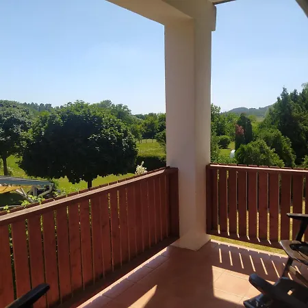 Holiday Apartment *