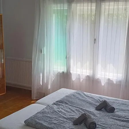 Holiday Apartment * Badacsonytordemic