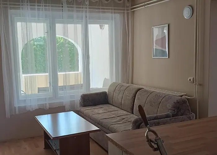 Holiday Apartment Апартаменты
